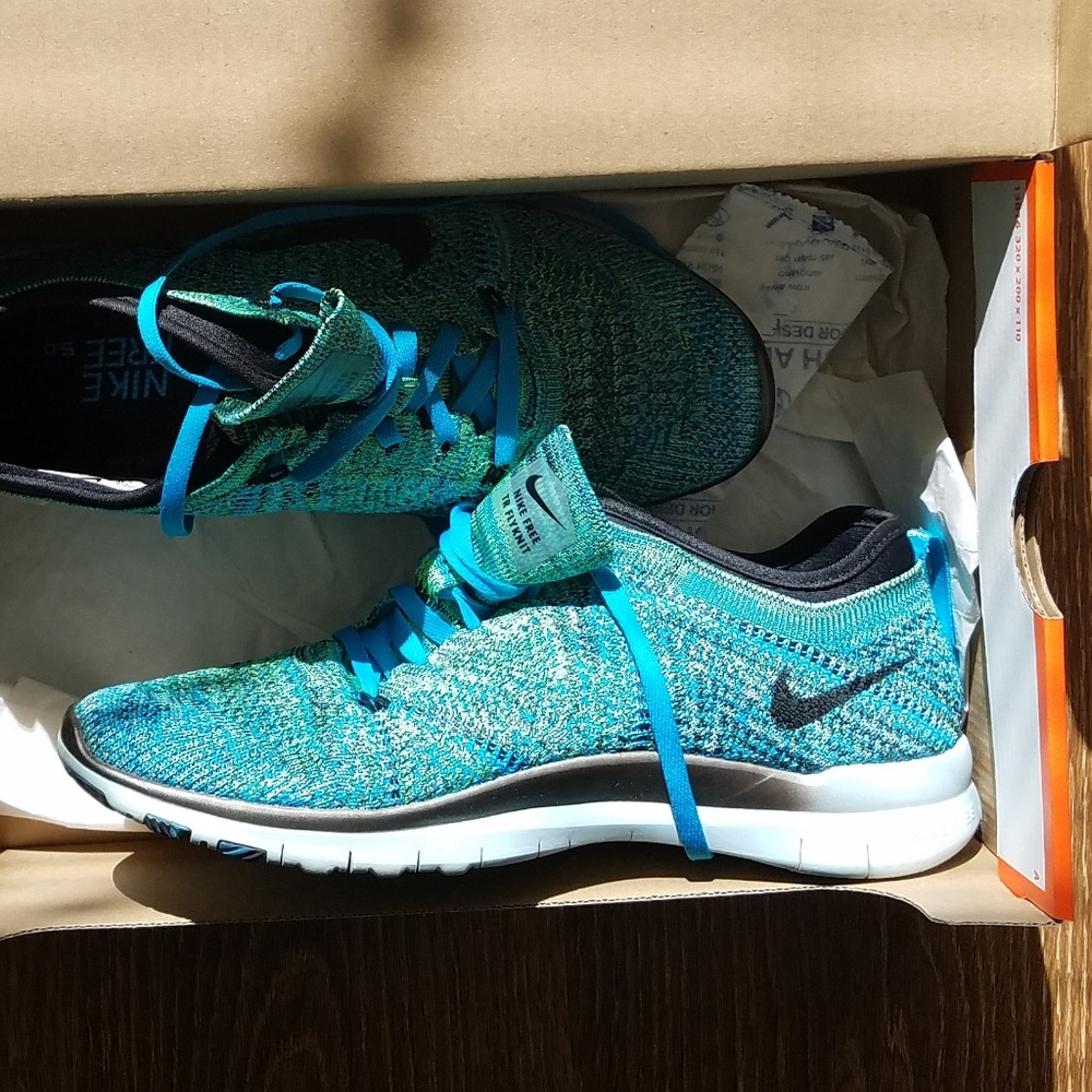 Nike free flyknit sneakers